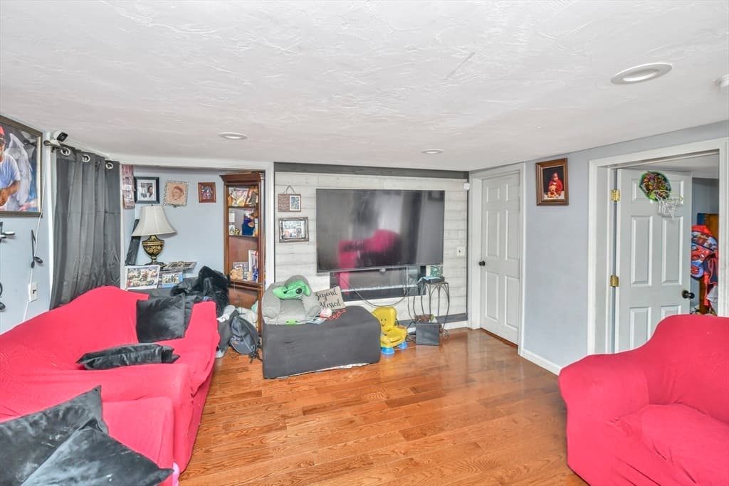 469 Summer St, Brockton MA 02302 photo 12