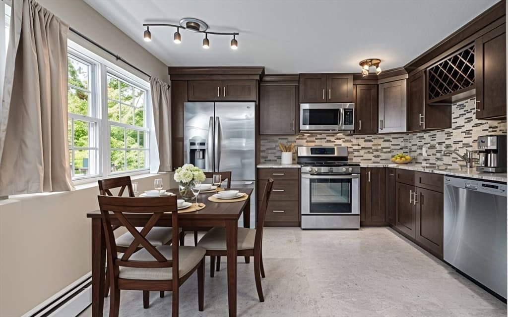 55 Fernview Ave # 8, North Andover MA 01845 photo 2