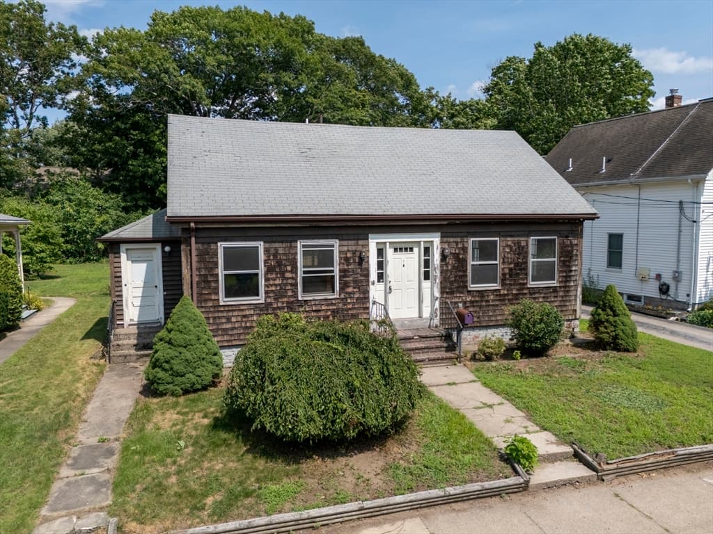 23 Hodges St, Attleboro MA 02703 photo 2