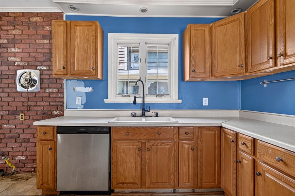 23 Hodges St, Attleboro MA 02703 photo 9