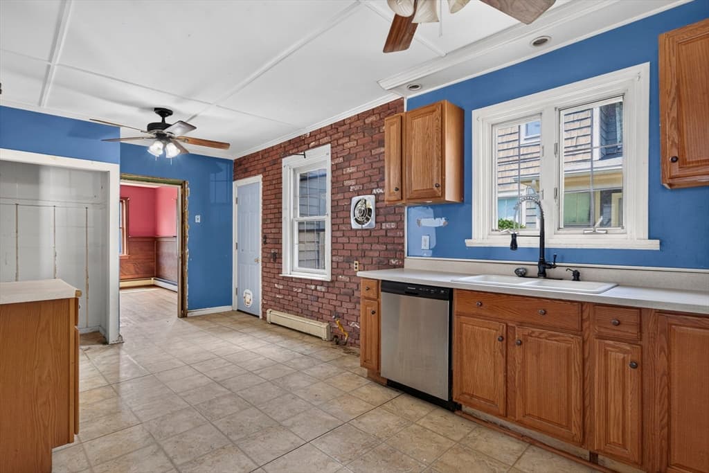 23 Hodges St, Attleboro MA 02703 photo 8