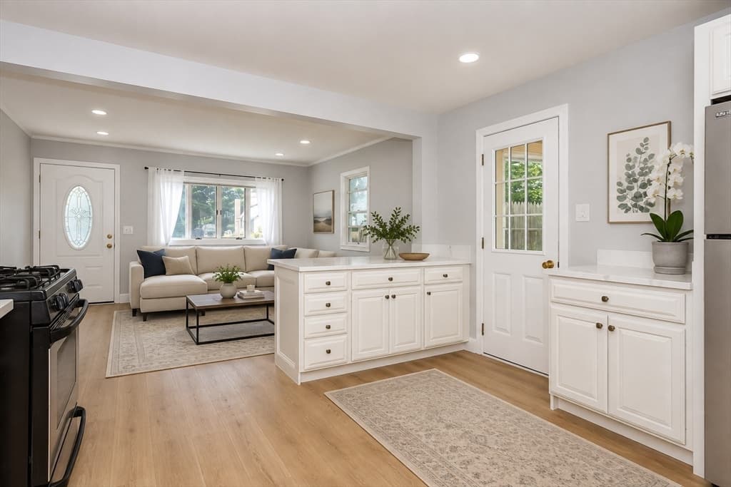 20 Rayburn Rd # 1, Stoughton MA 02072
