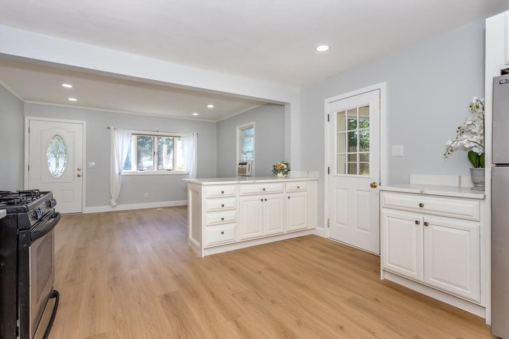 20 Rayburn Rd # 1, Stoughton MA 02072 photo 9
