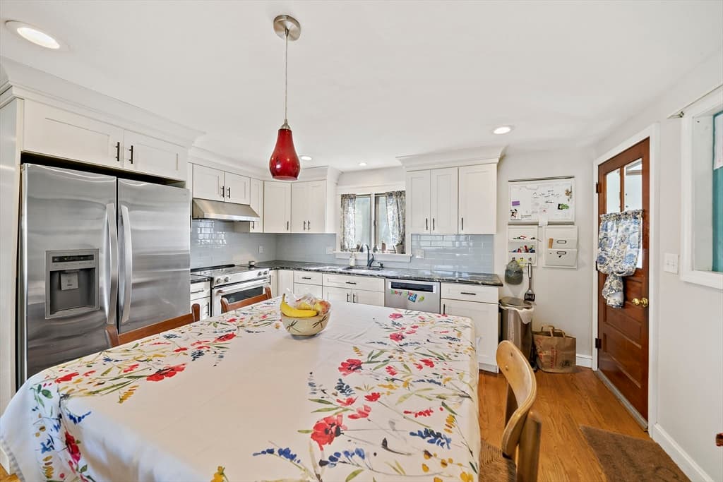 Single Family Residence at 22 Clover Ln, Scituate MA 02066, Scituate, photo 5 of 29