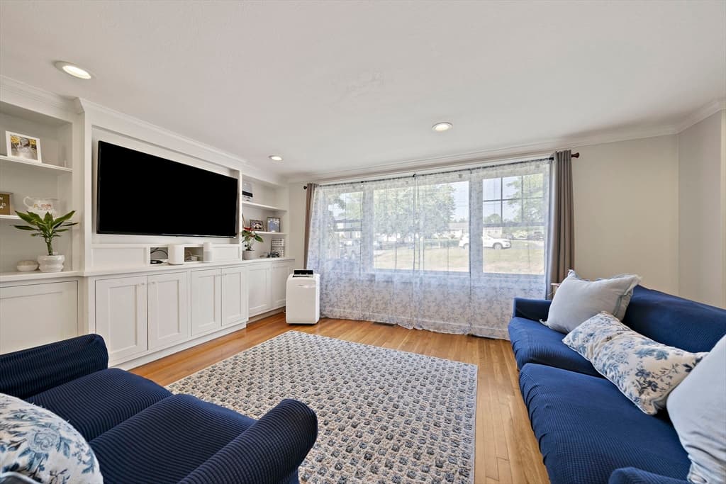 Single Family Residence at 22 Clover Ln, Scituate MA 02066, Scituate, photo 8 of 29