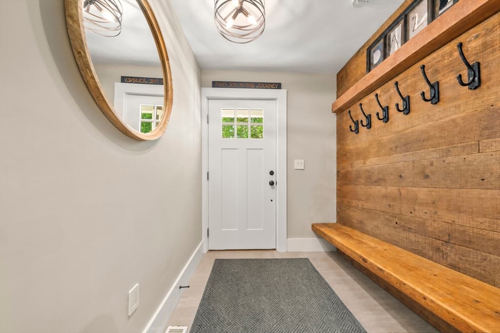 54 Canterbury St, Hingham MA 02043 photo 4