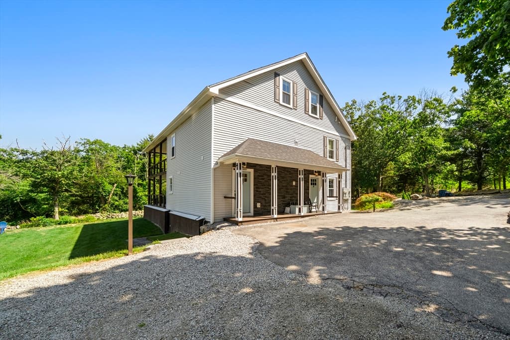 54 Canterbury St # B, Hingham MA 02043 photo 2
