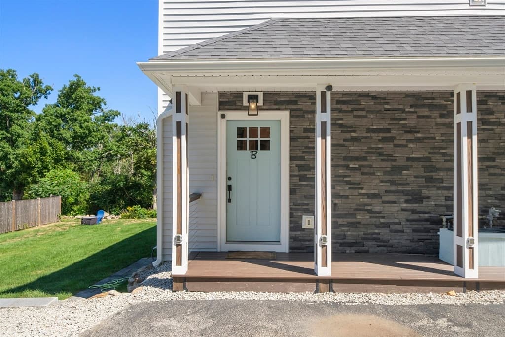 54 Canterbury St # B, Hingham MA 02043 photo 3