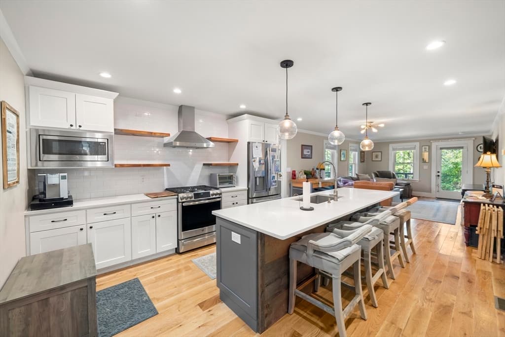 54 Canterbury St # A, Hingham MA 02043 photo 5