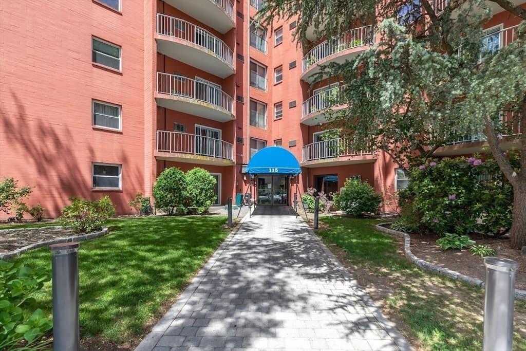 115 W Squantum St # 616, Quincy MA 02171 photo 3