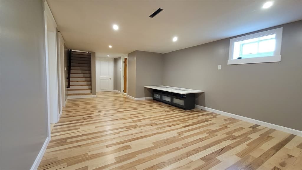 891 Granite St, Braintree MA 02184 photo 9