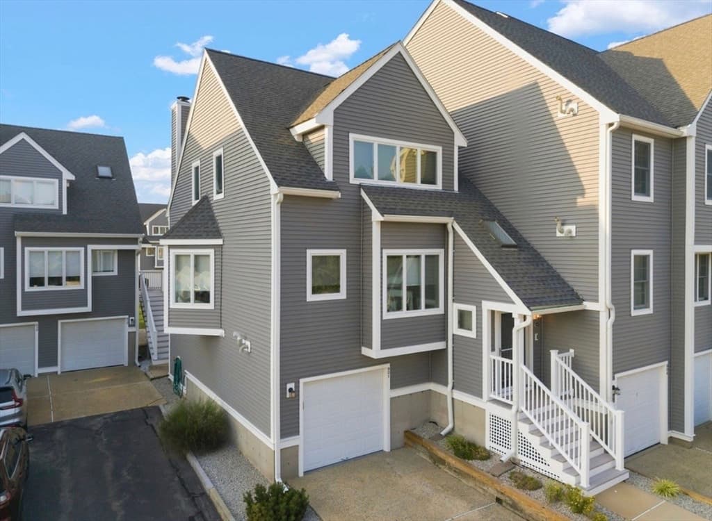 700 Shore Dr # 901, Fall River MA 02721