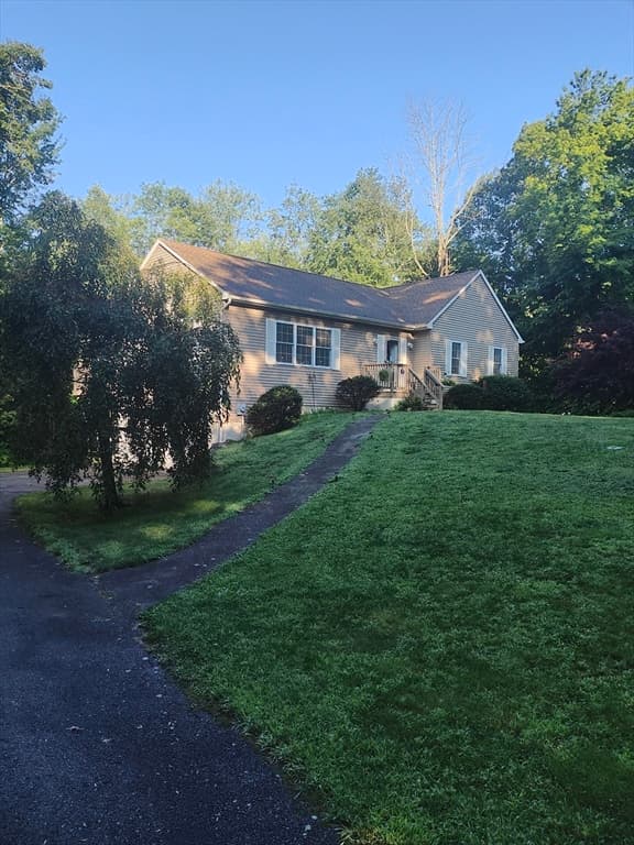 299 River St, Leicester MA 01524 photo 3