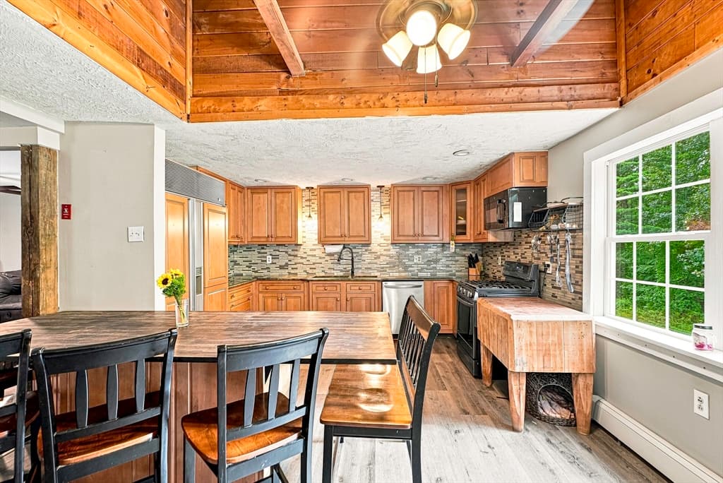 188 Maple St, Douglas MA 01516 photo 7
