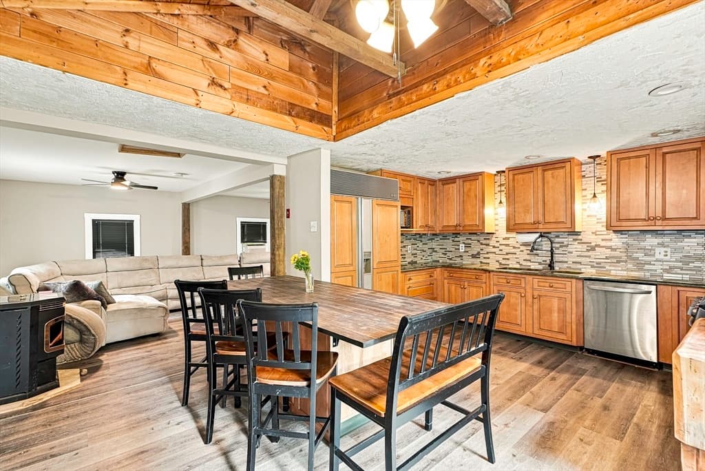 188 Maple St, Douglas MA 01516 photo 9