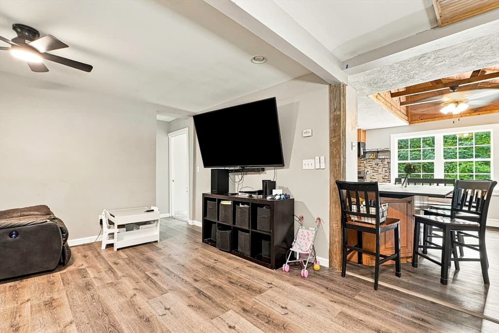 188 Maple St, Douglas MA 01516 photo 10