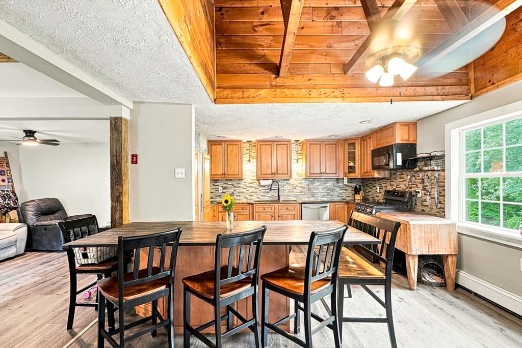 188 Maple St, Douglas MA 01516 photo 8