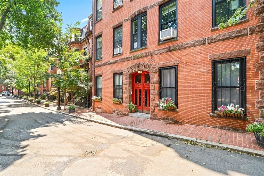 17 Cazenove St # 408, Boston MA 02116 photo 27