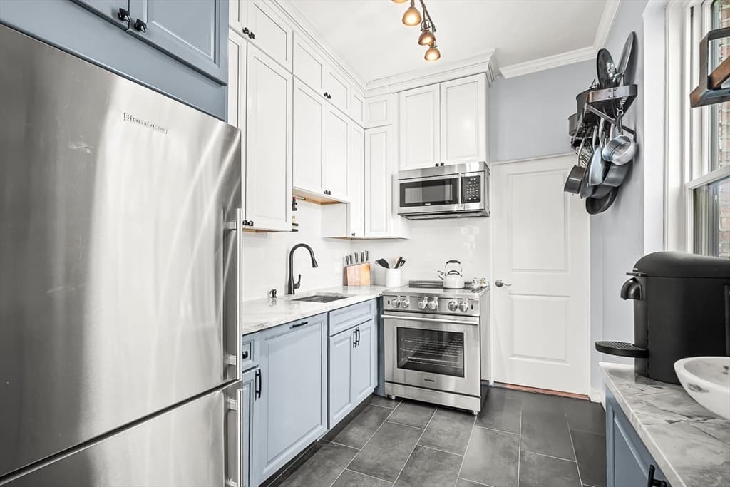 17 Cazenove St # 408, Boston MA 02116 photo 3