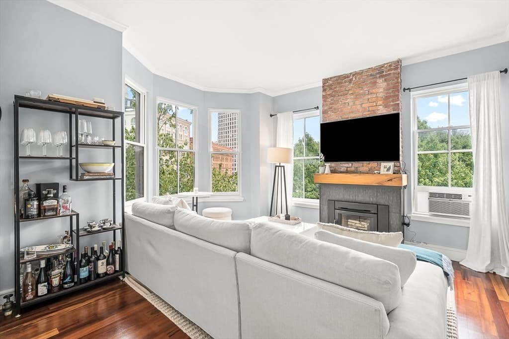 17 Cazenove St # 408, Boston MA 02116 photo 10
