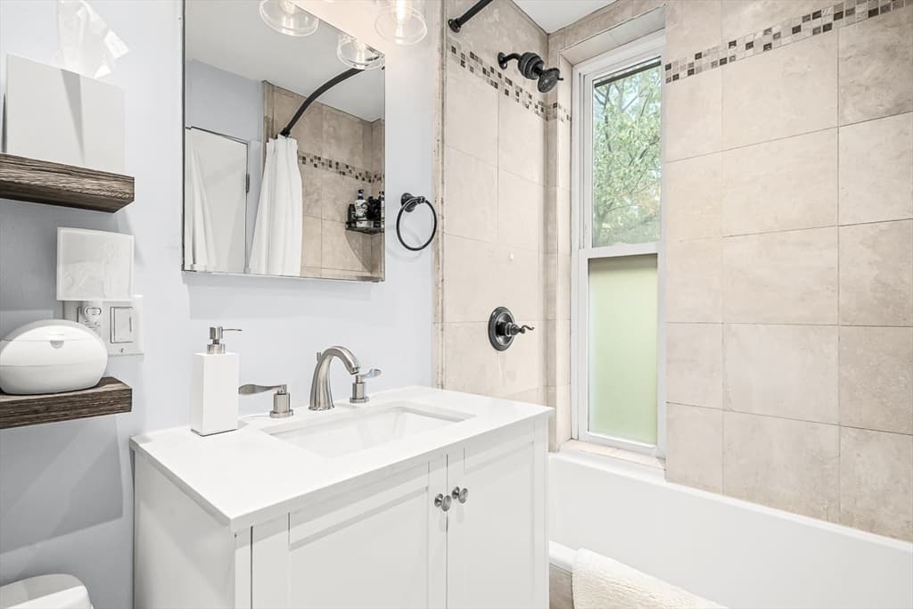 17 Cazenove St # 408, Boston MA 02116 photo 21
