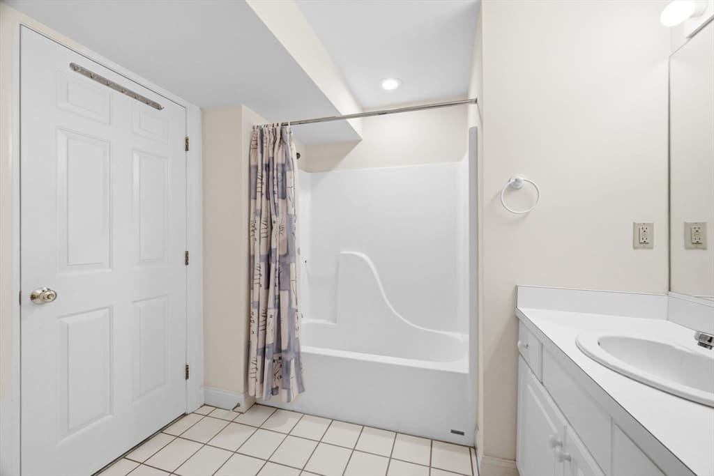 605 Middle St # 22, Braintree MA 02184 photo 37
