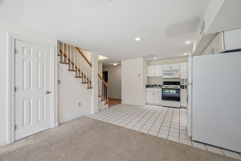 605 Middle St # 22, Braintree MA 02184 photo 31