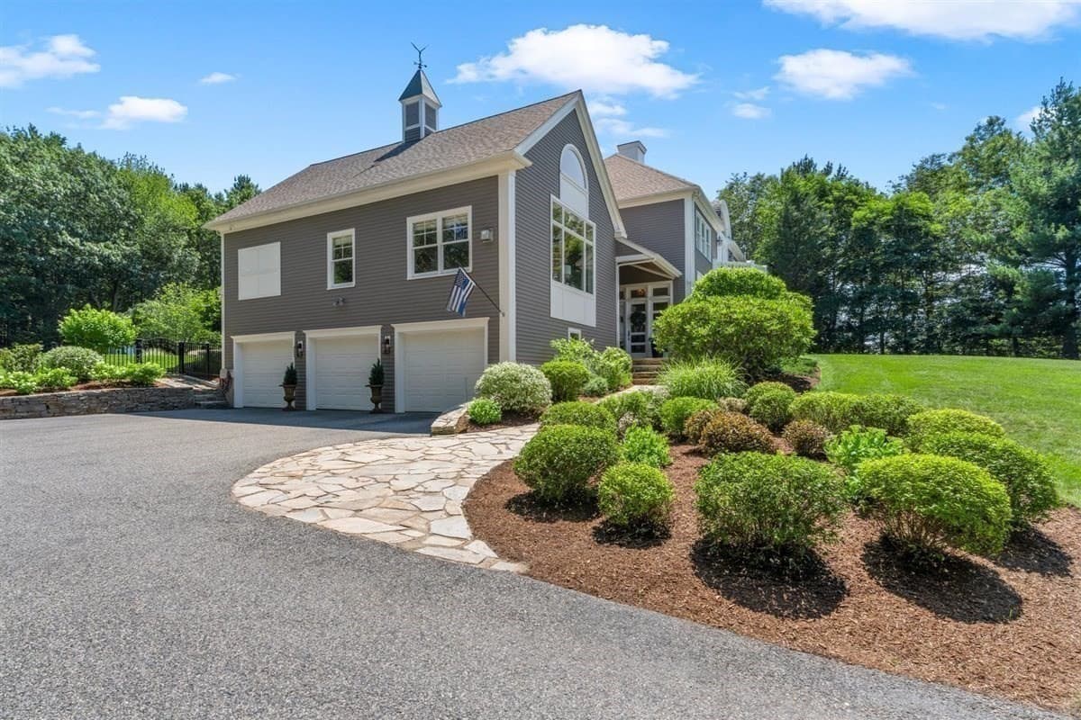 Single Family Residence at 26 Fox Hill Cir, Marshfield MA 02050, photo 39 of 42