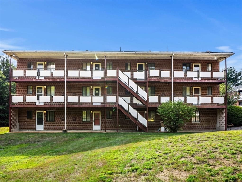 Condominium at 10B Colonial Dr # 1B, Andover MA 01810, Andover, photo 3 of 25