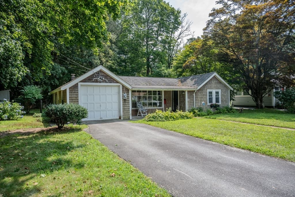 20 Bryant St, Dartmouth MA 02747 photo 3