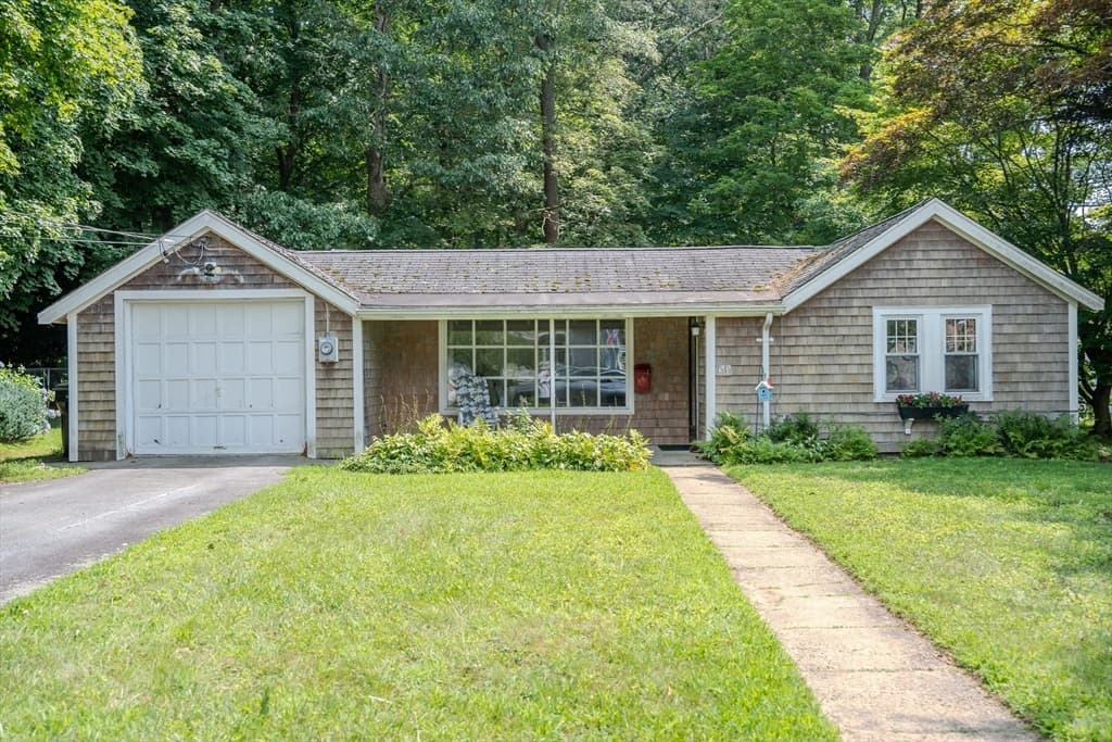 20 Bryant St, Dartmouth MA 02747