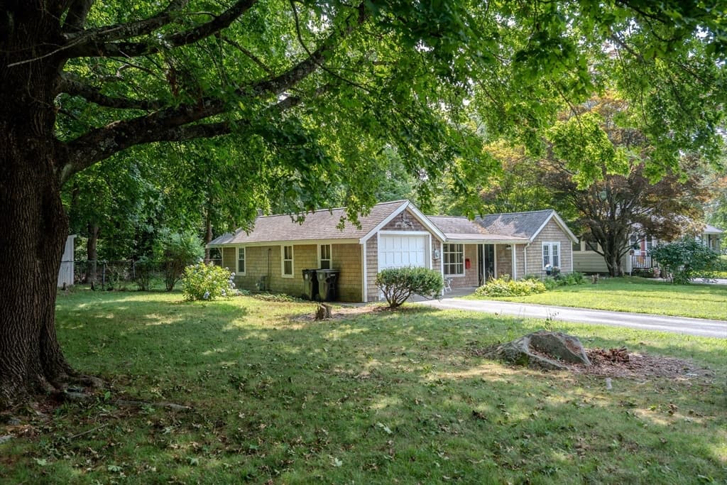 20 Bryant St, Dartmouth MA 02747 photo 4