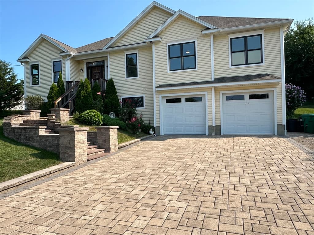 139 Blanchard St, Chicopee MA 01020