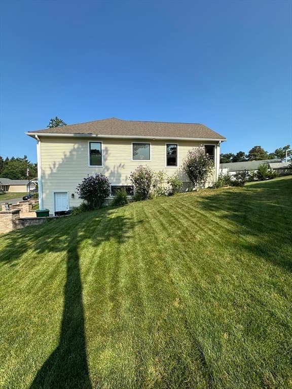 139 Blanchard St, Chicopee MA 01020 photo 5