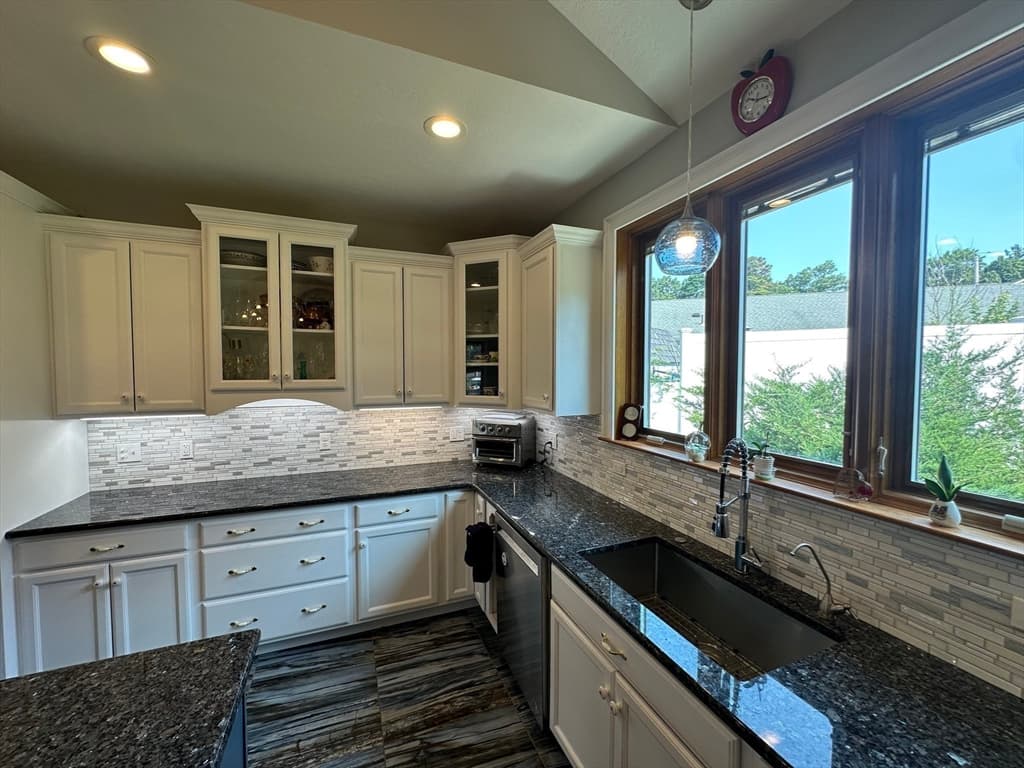 139 Blanchard St, Chicopee MA 01020 photo 11