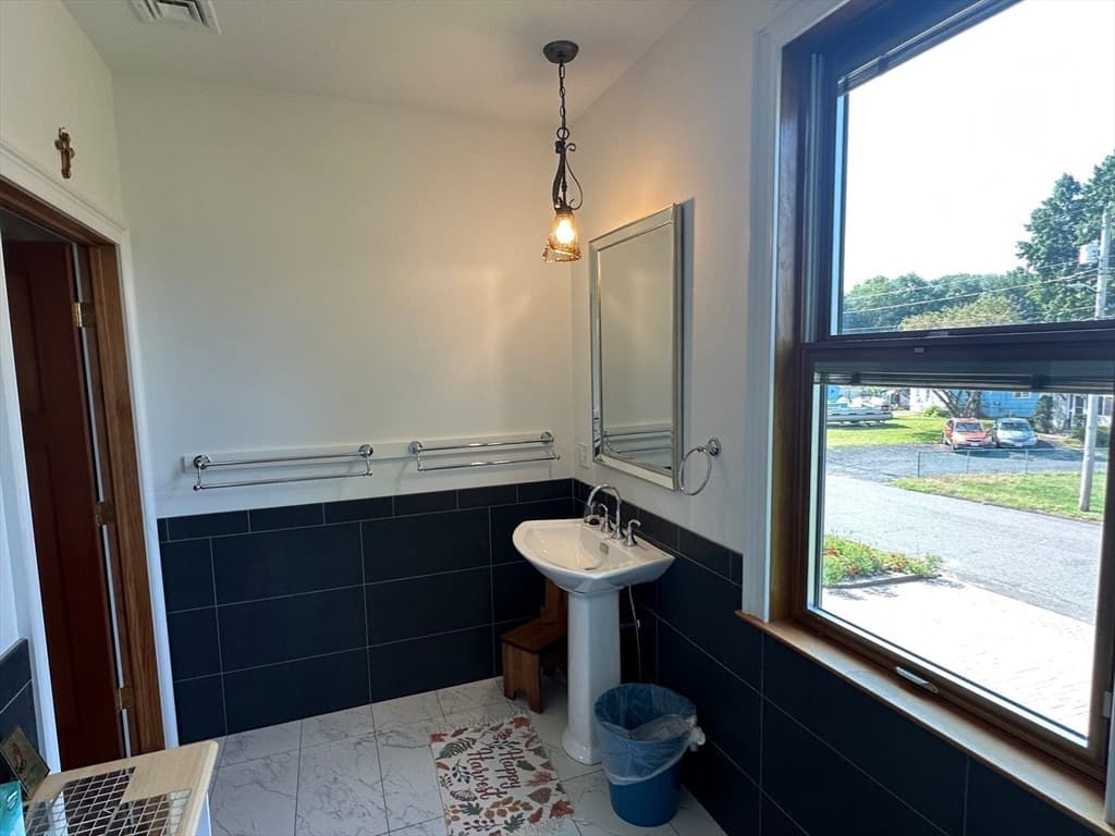 139 Blanchard St, Chicopee MA 01020 photo 31