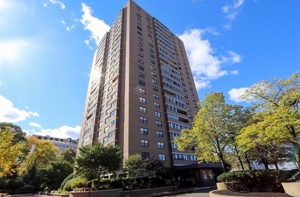 8 Whittier Pl # 7J, Boston MA 02114 photo 10