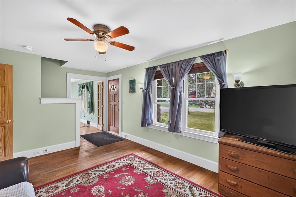 46 Tilton Ave, Lunenburg MA 01462 photo 12