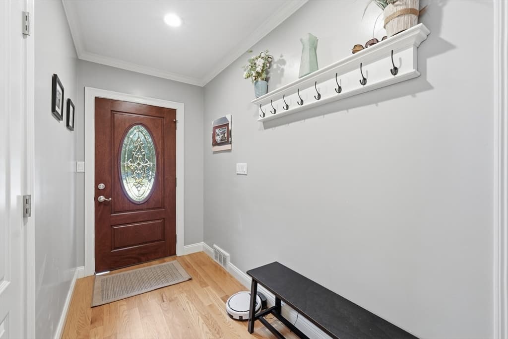 7 Pincushion Rd, Framingham MA 01702 photo 3