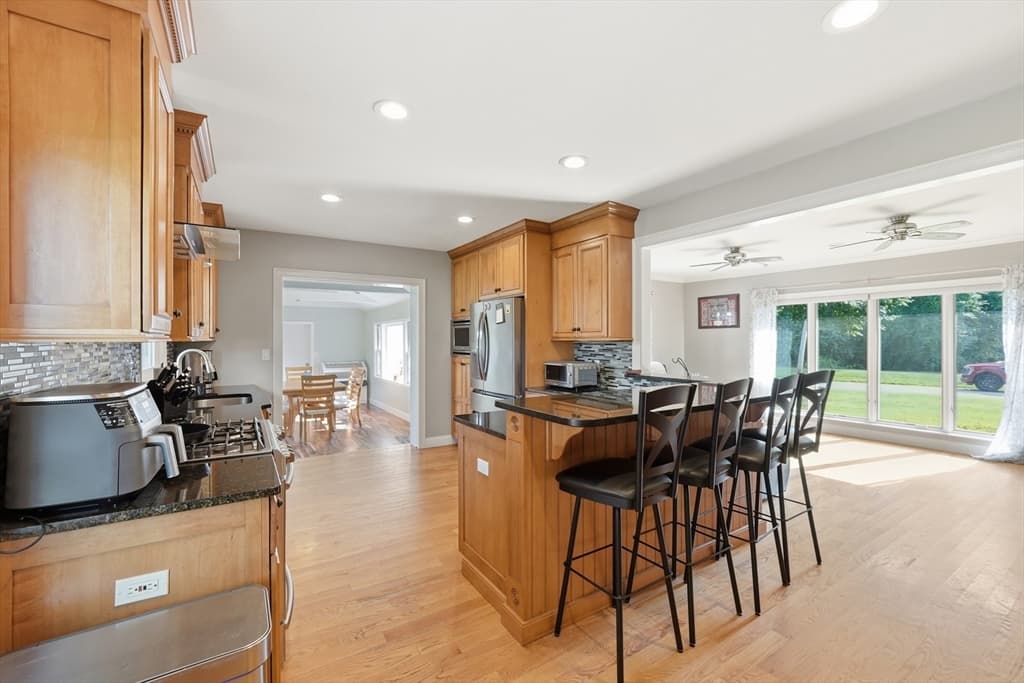 7 Pincushion Rd, Framingham MA 01702 photo 8