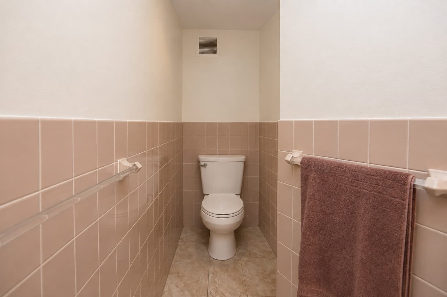 Condominium at 300 Lynn Shore Dr # 903, Lynn MA 01902, Lynn, photo 16 of 26