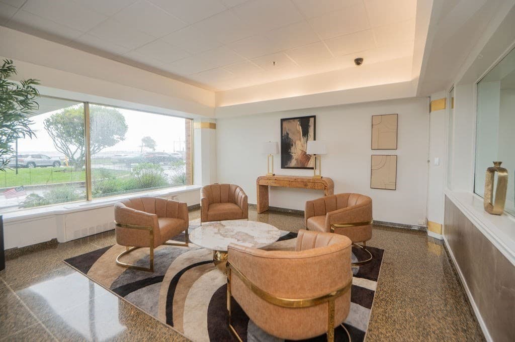 Condominium at 300 Lynn Shore Dr # 903, Lynn MA 01902, Lynn, photo 3 of 26