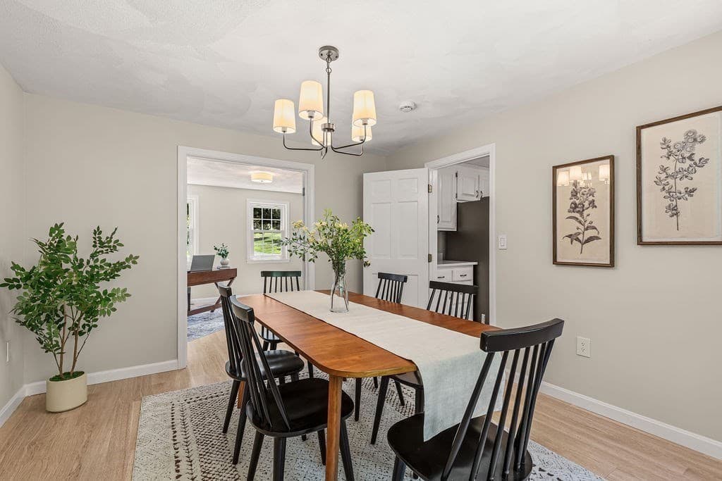 Single Family Residence at 394 Old Farm Rd, Franklin MA 02038, photo 18 of 42