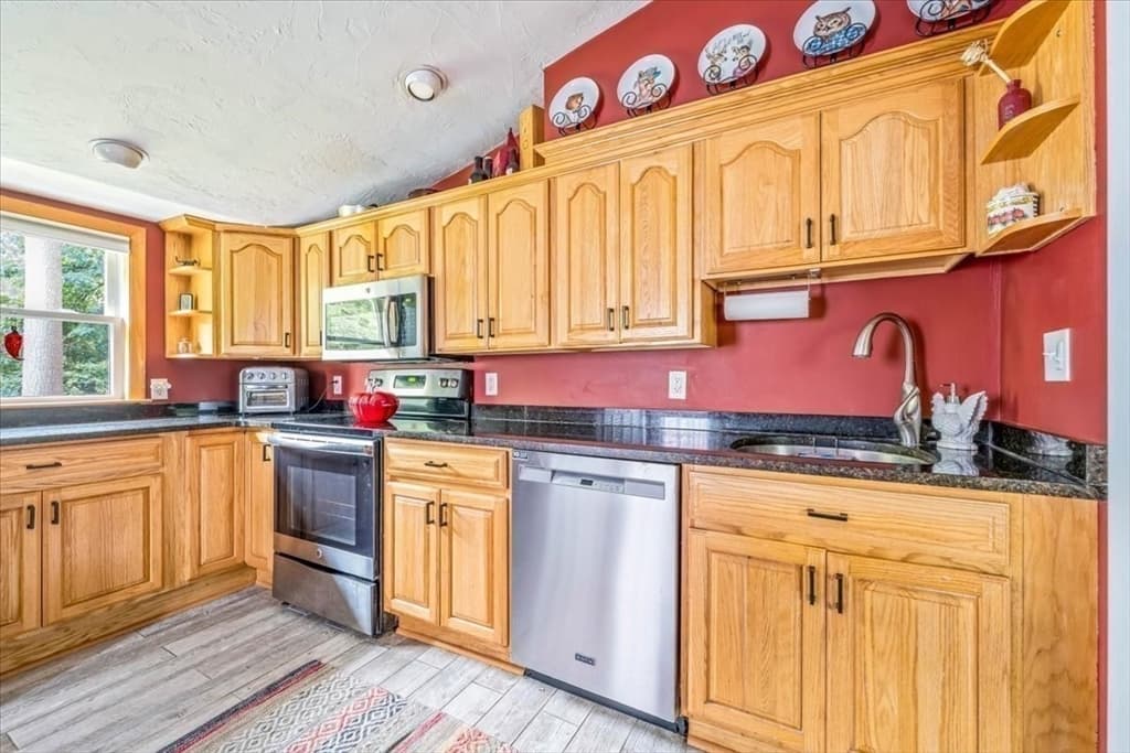 18 Carol Ave, Pembroke MA 02359 photo 6