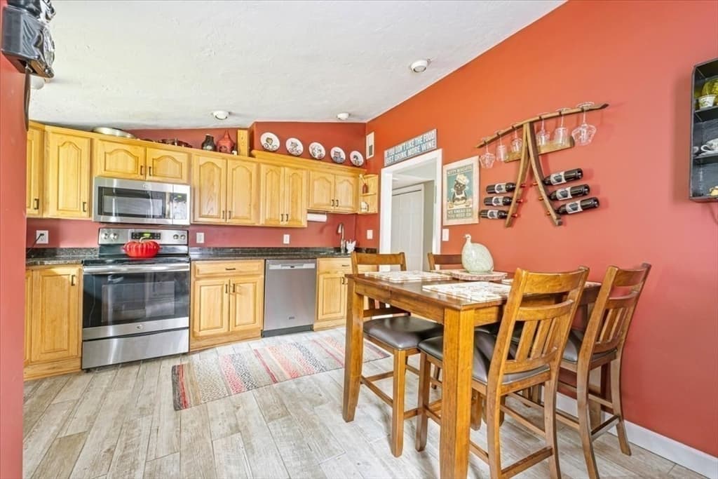 18 Carol Ave, Pembroke MA 02359 photo 10