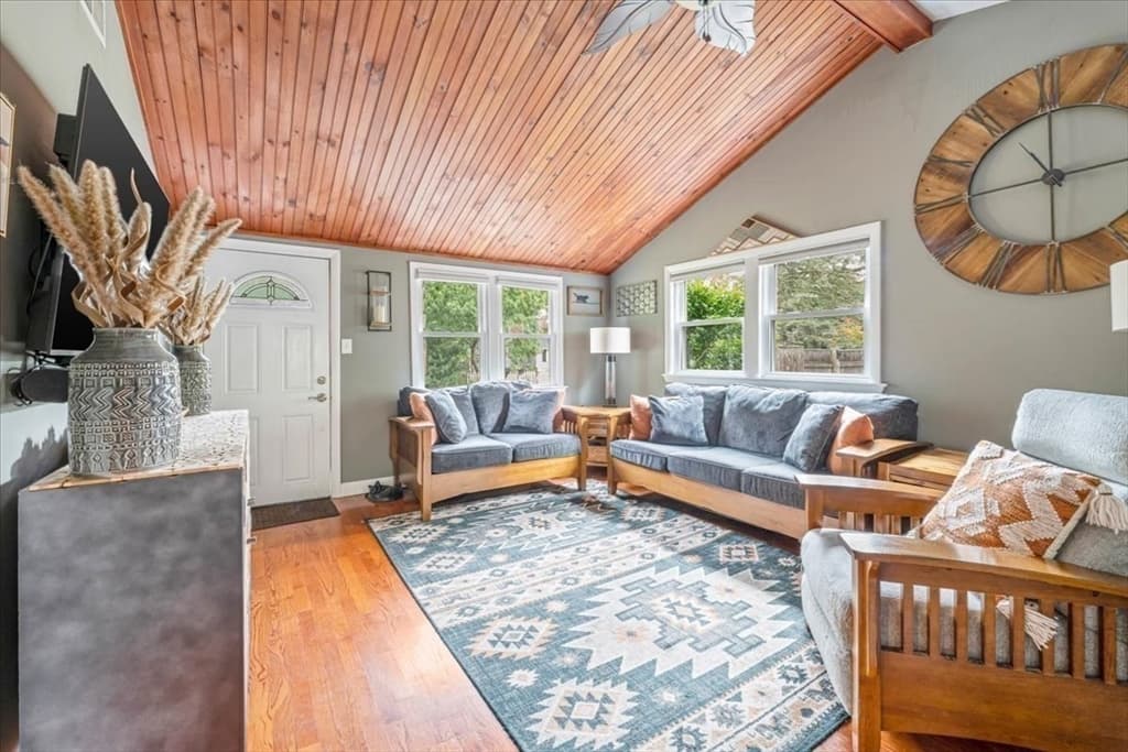 18 Carol Ave, Pembroke MA 02359 photo 4