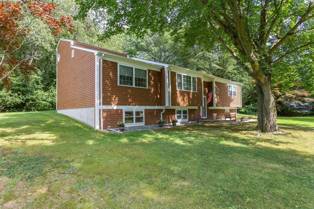 3235 Sharps Lot Rd, Dighton MA 02715