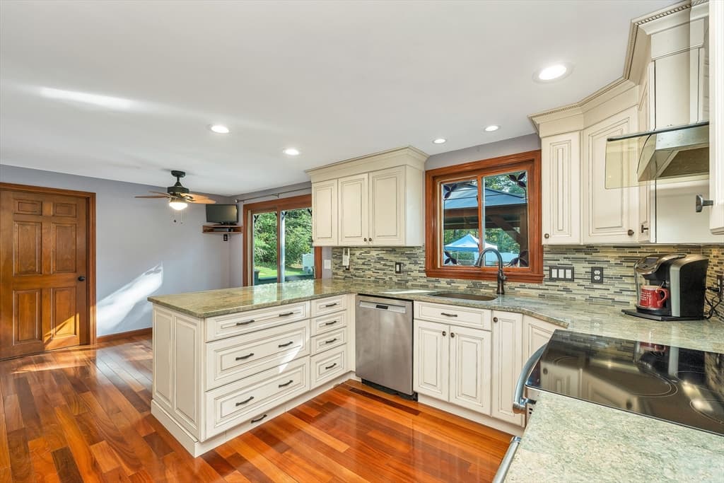 160 Pelczar Rd, Dracut MA 01826 photo 7