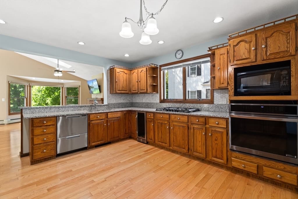 63 Oakdale Ave, Dedham MA 02026 photo 6