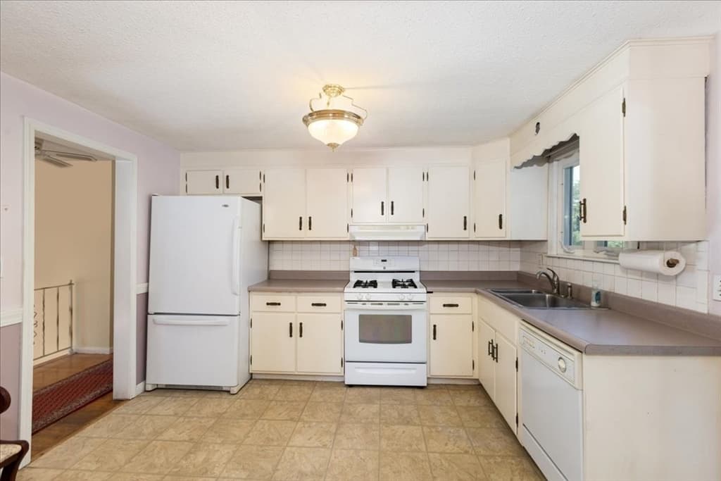 15 Blue Jay Avenue, Dracut MA 01826 photo 13